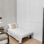 Апартаменты White Flat Ground Floor