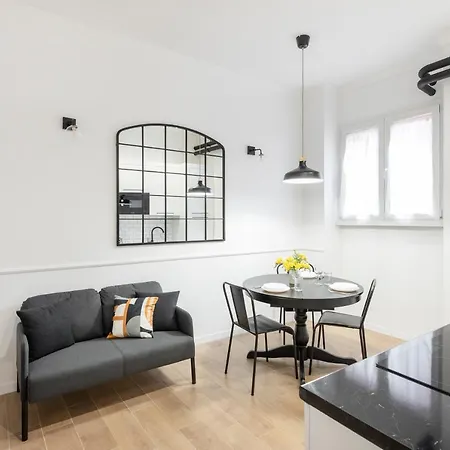 Апартаменты White Flat Ground Floor *