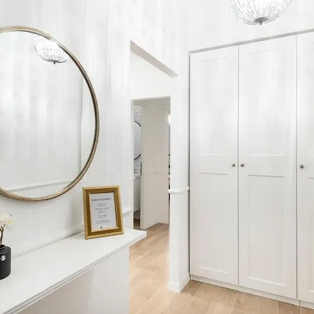 White Flat Ground Floor Appartement