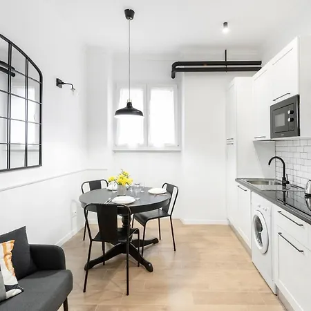 White Flat Ground Floor Apartamento