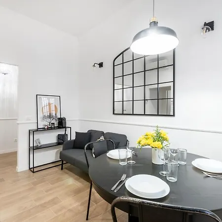 White Flat Ground Floor Roma