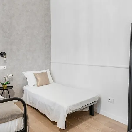 Daire White Flat Ground Floor