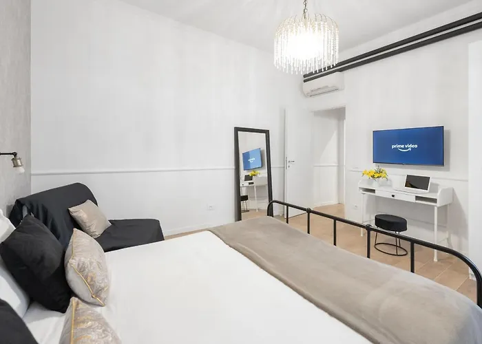 White Flat Ground Floor